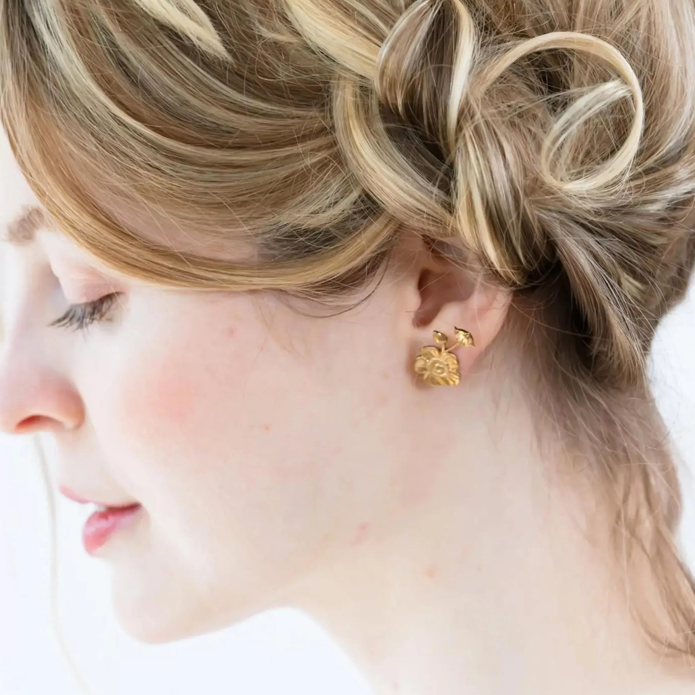 Nest Pretty Things Jewellery>Flower Stud Earrings