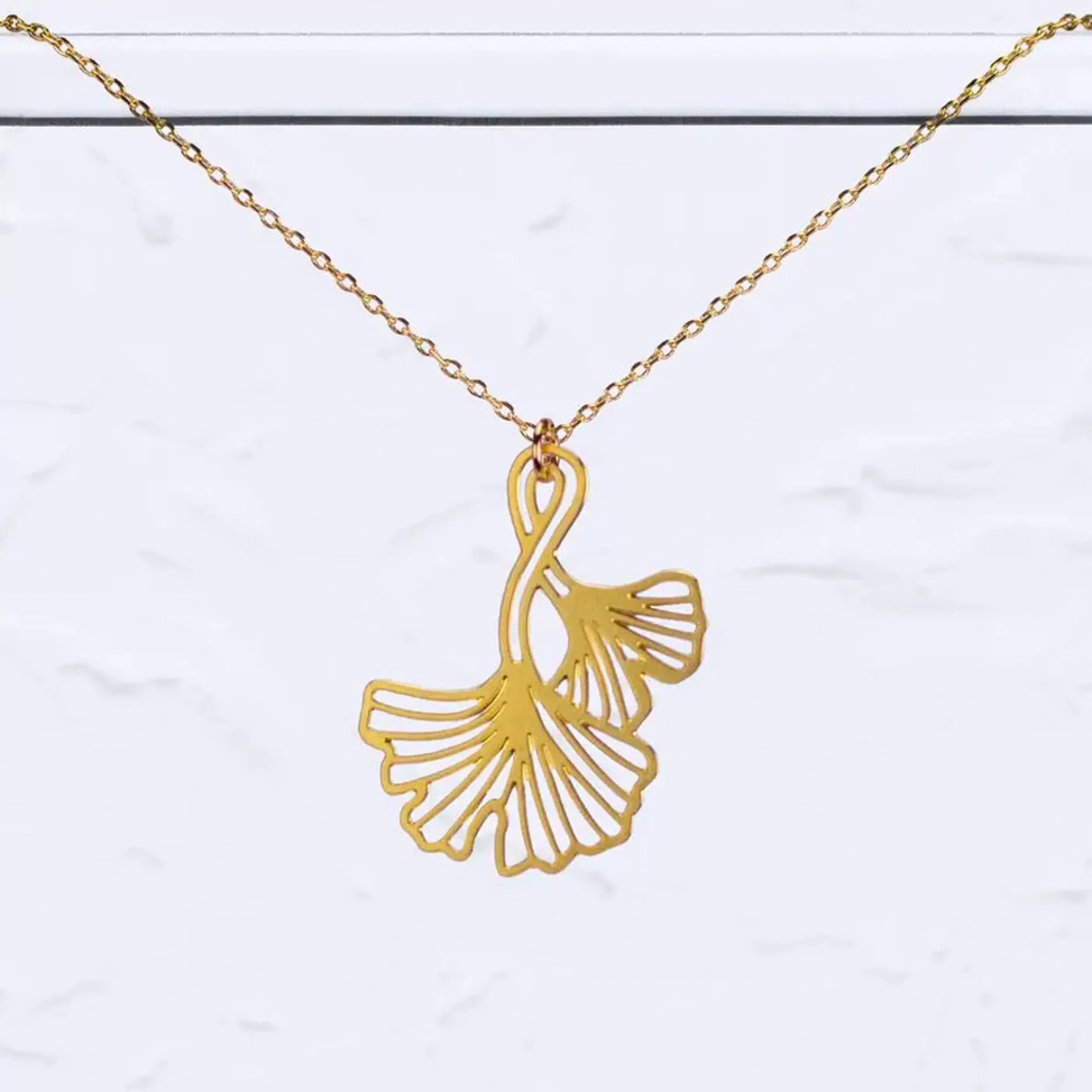 A Tea Leaf Jewelry Jewellery>Ginkgo Leaves Necklace Gold