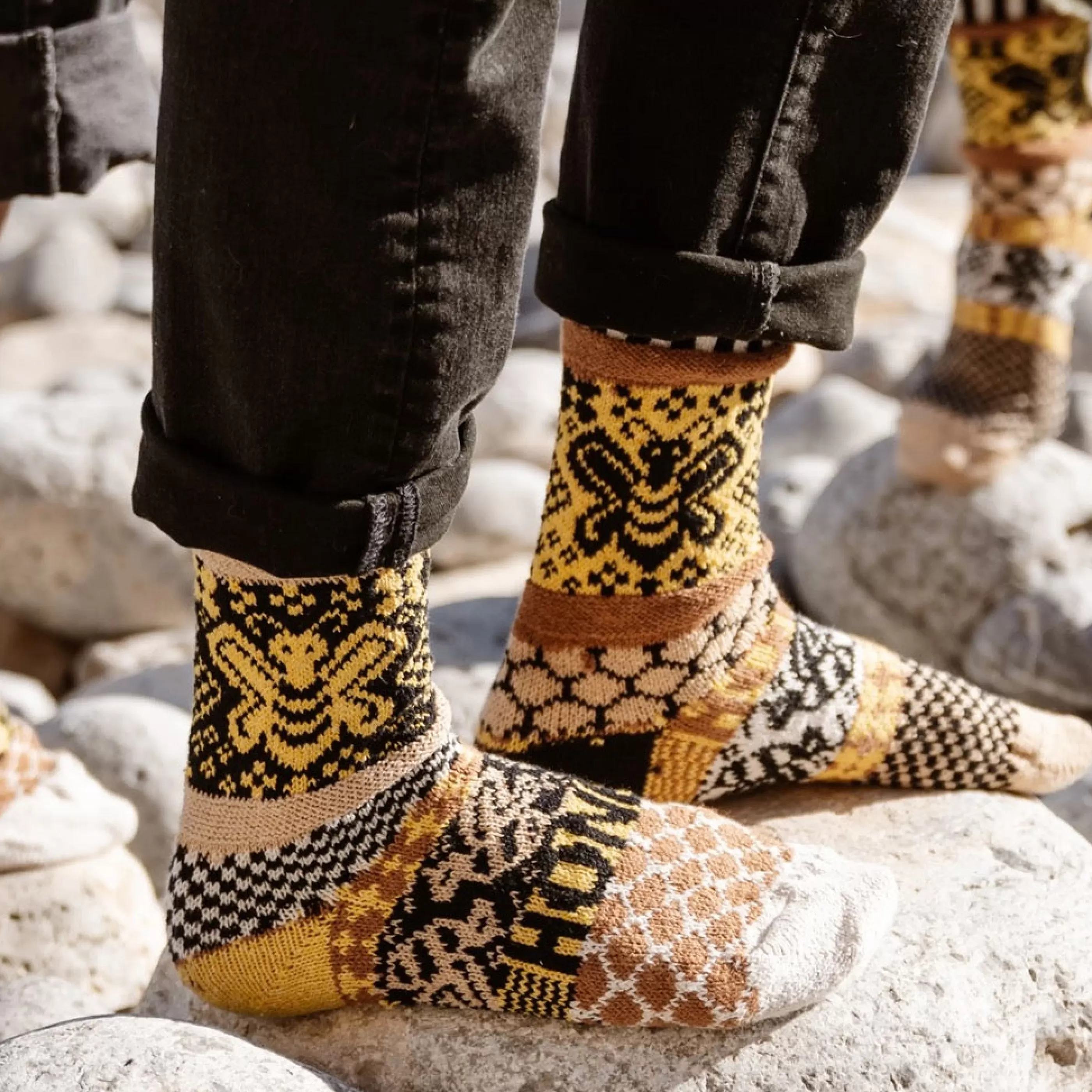 Solmate Men's Socks>Honey Bee Mismatched Crew Socks