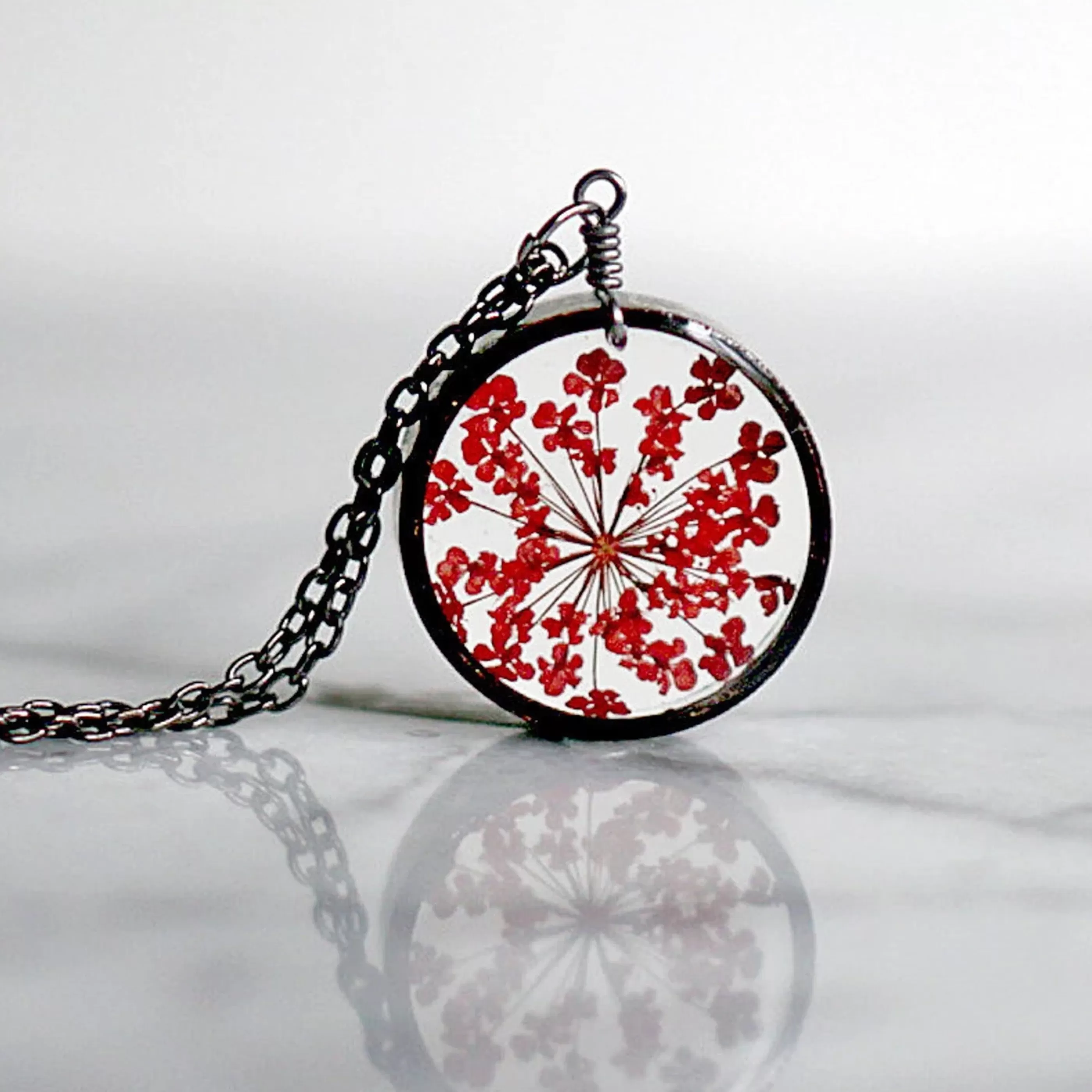 The Pretty Pickle Jewellery>Red Queen Anne's Lace Necklace