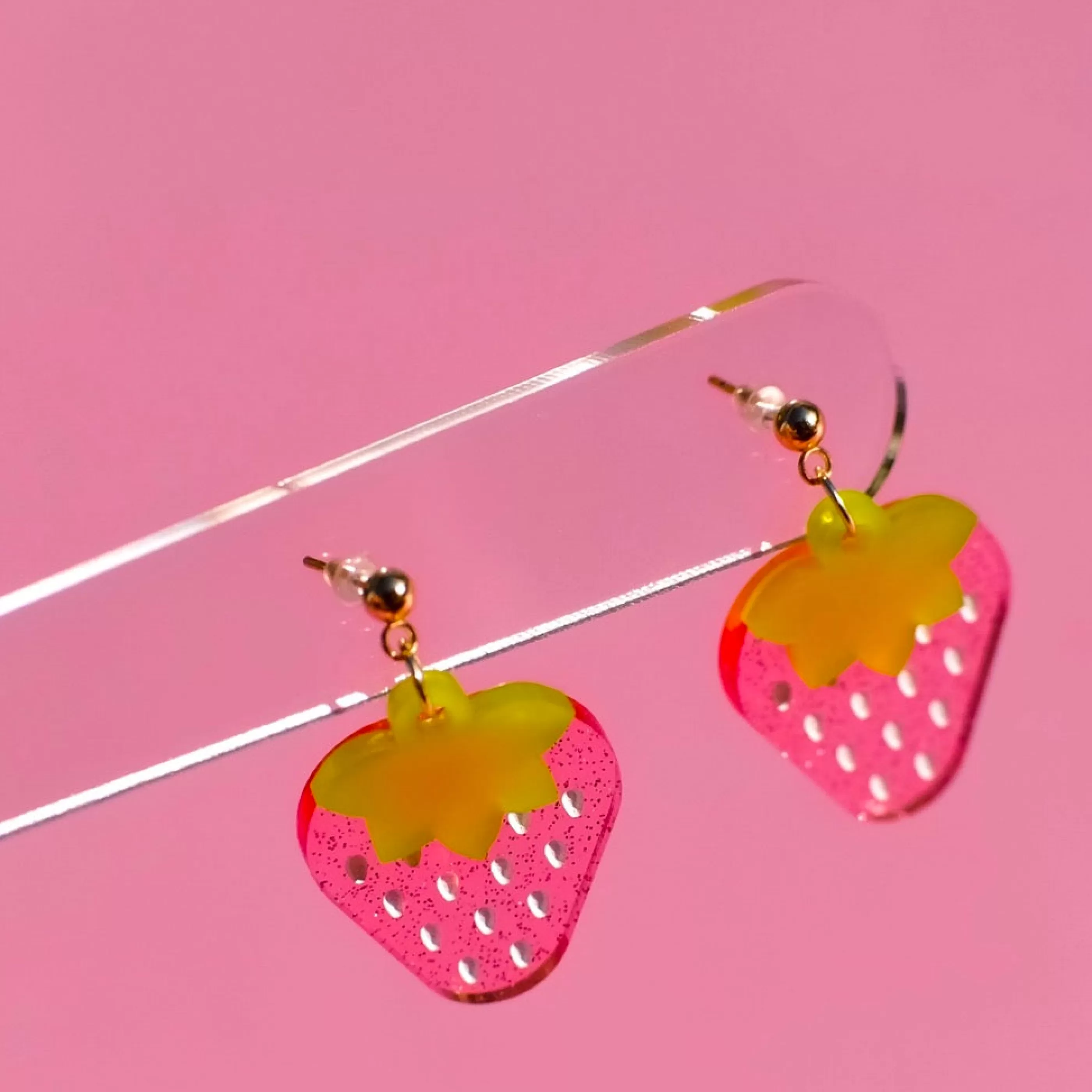 Studio Peachy Jewellery>Strawberry Glitter Stud Earrings